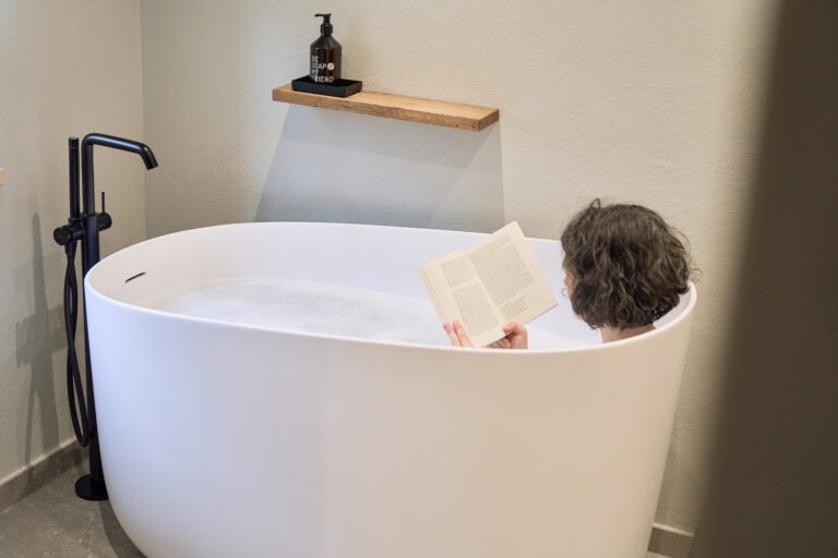 Die Alternative zur Sauna: ein heißes Bad nehmen und entspannen